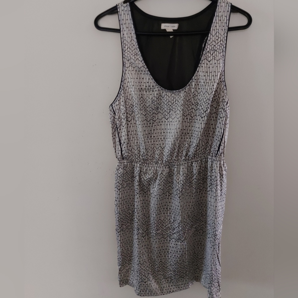 (#597)❣️Ladies sleeveless dress size L Silence and Noise brand